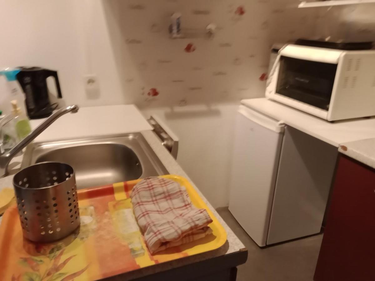 895 Alexis Jaubert Apartment Saint-Pantaleon-de-Larche ภายนอก รูปภาพ