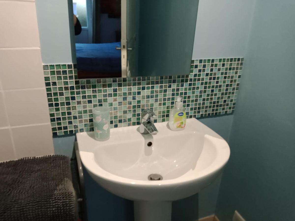 895 Alexis Jaubert Apartment Saint-Pantaleon-de-Larche ภายนอก รูปภาพ